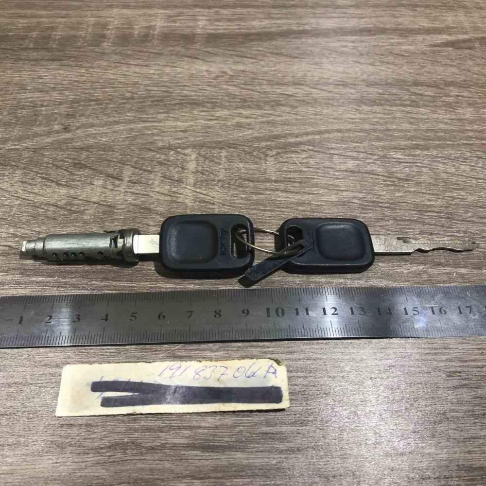 1918370ua   Ignition key/card Audi 100 200 5000 C3
