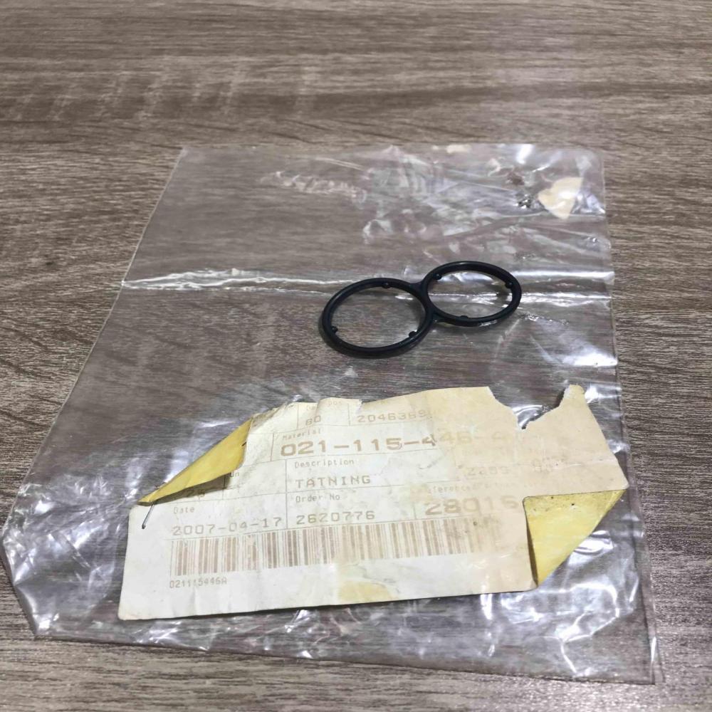021115446a   Oil filter cover Volkswagen Golf IV