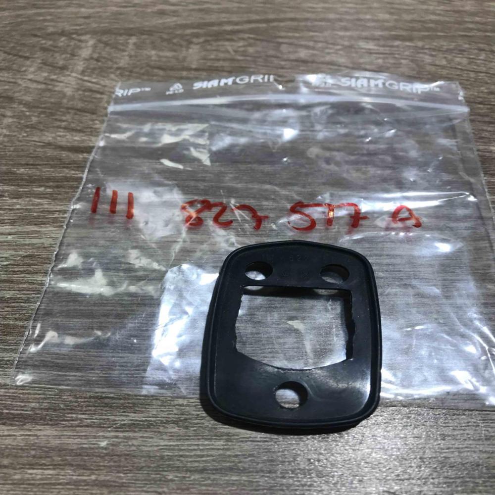 111827517a   Front door exterior handle/bracket Volkswagen Golf I