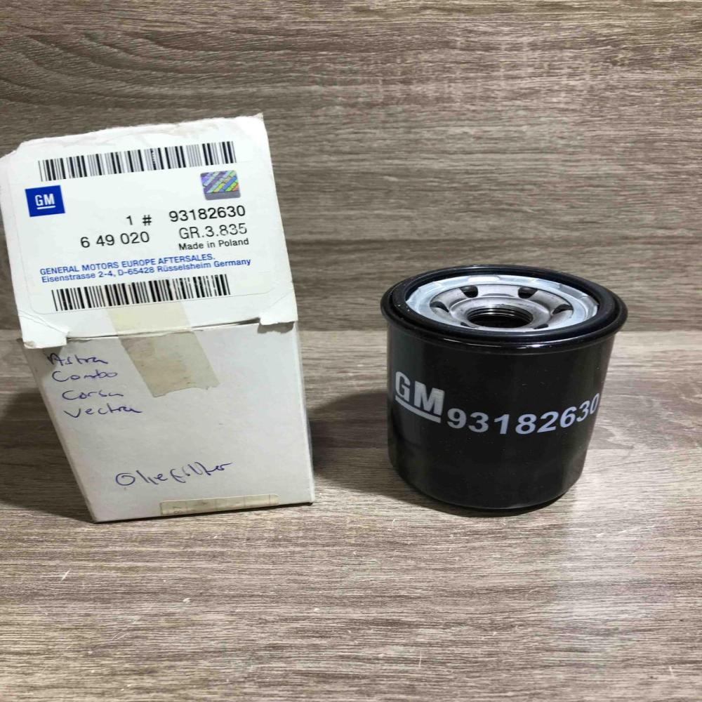 93182630 649020  Oil filter cover Subaru Impreza I