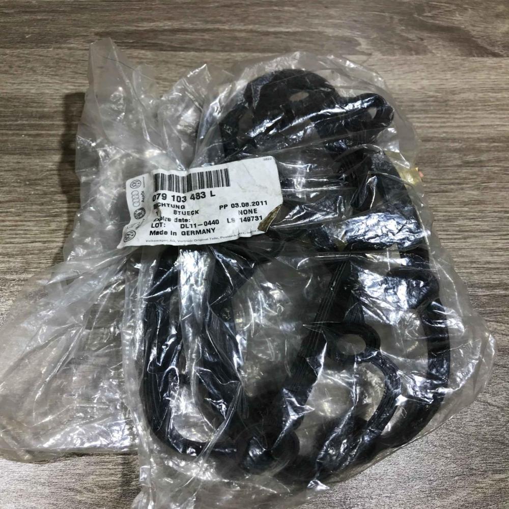 079103483l   Rocker cam cover Audi A6 S6 C6 4F