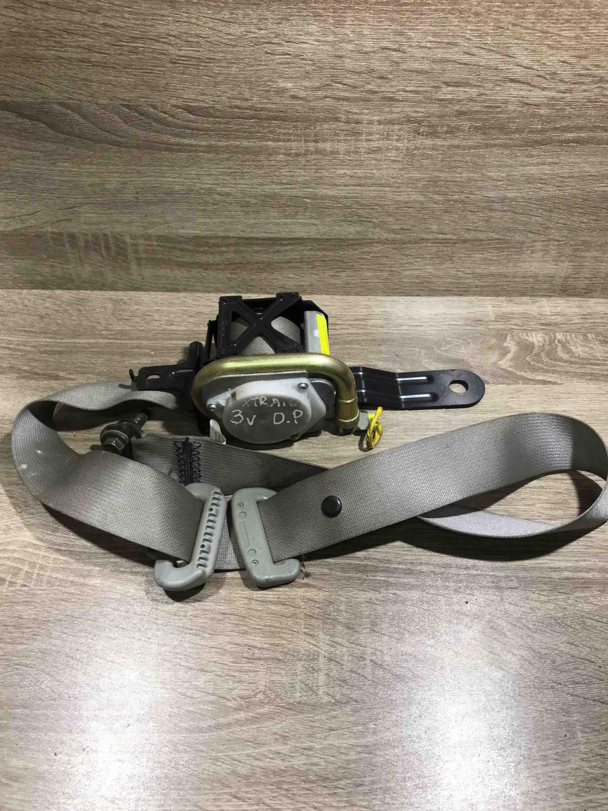 X trail Right Side Front  Front seatbelt Nissan X-Trail T30