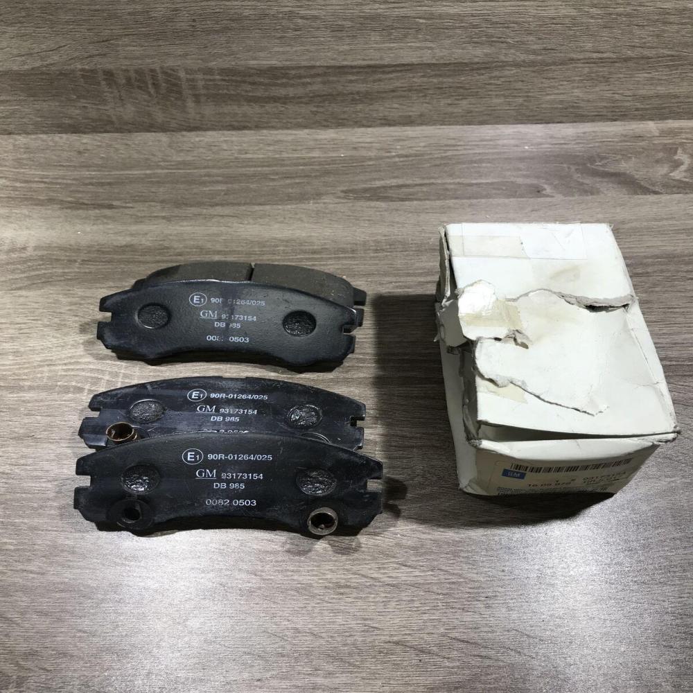 93173154 1605978  Brake pads (front) Opel Frontera A