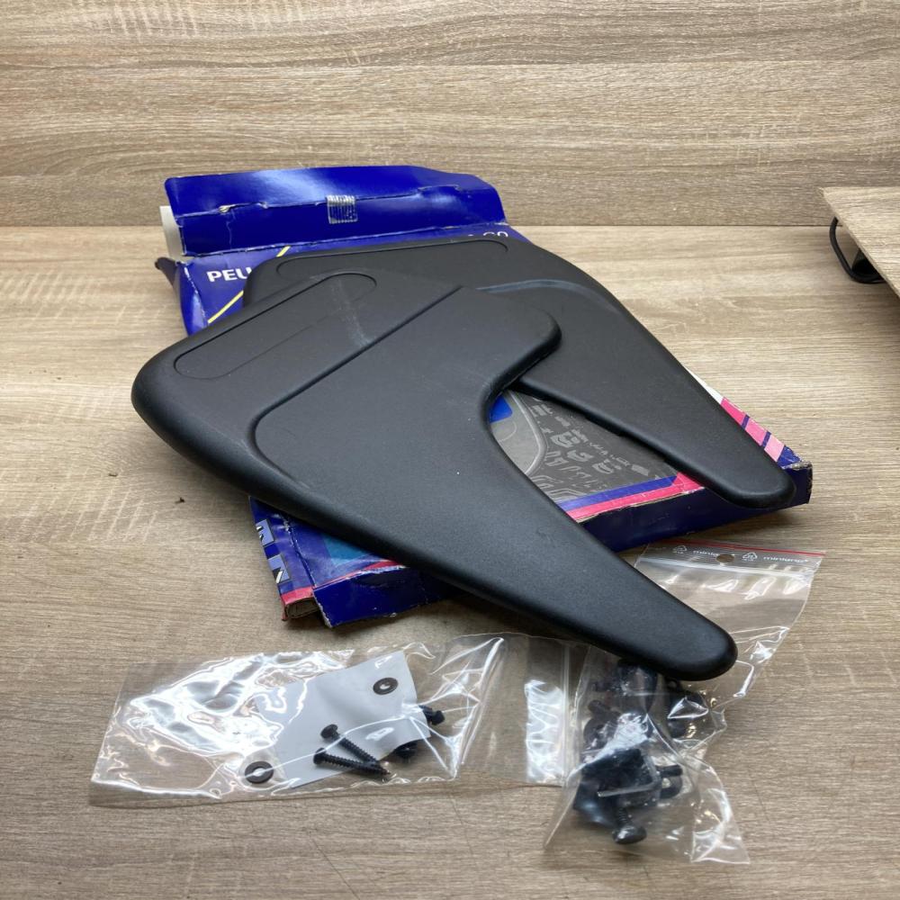 9603G0 9603 G0  Rear mudguard Peugeot 309