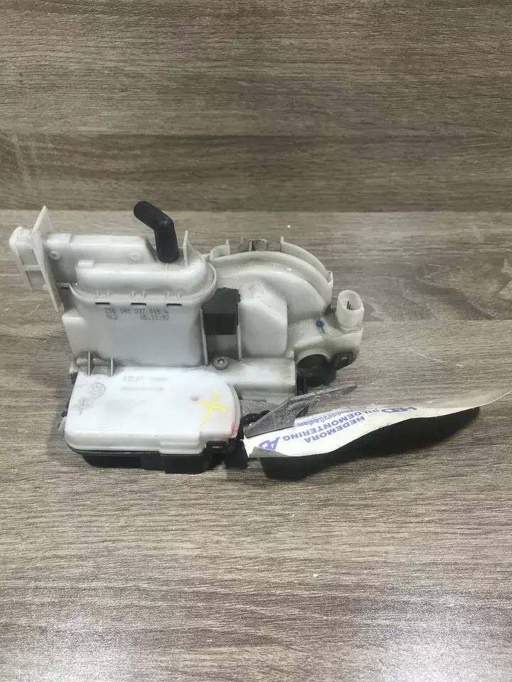 1h1837016k zsb1h1837016k  Front door lock Volkswagen Golf III