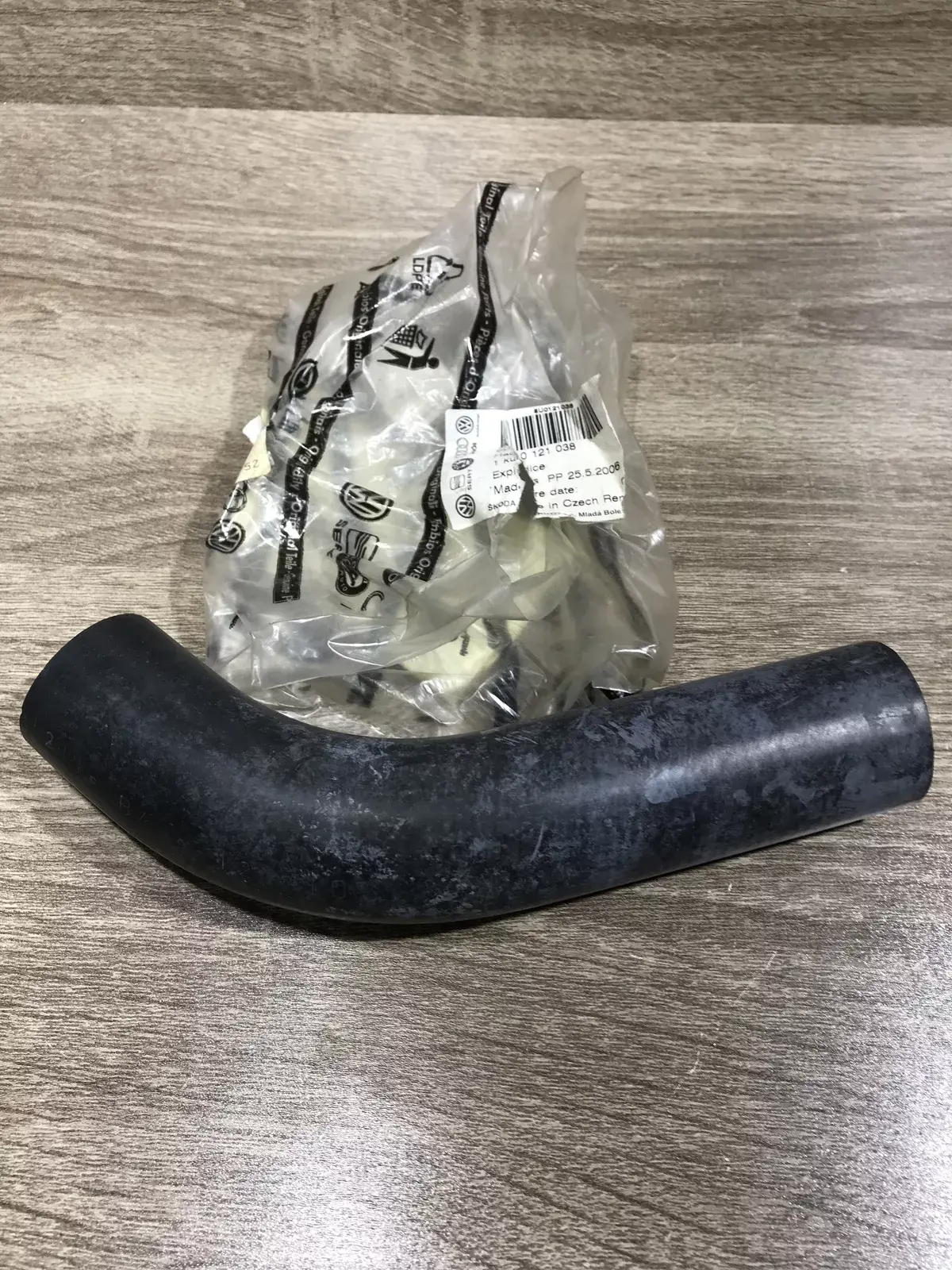 6u0121038   Coolant pipe/hose Skoda Felicia I