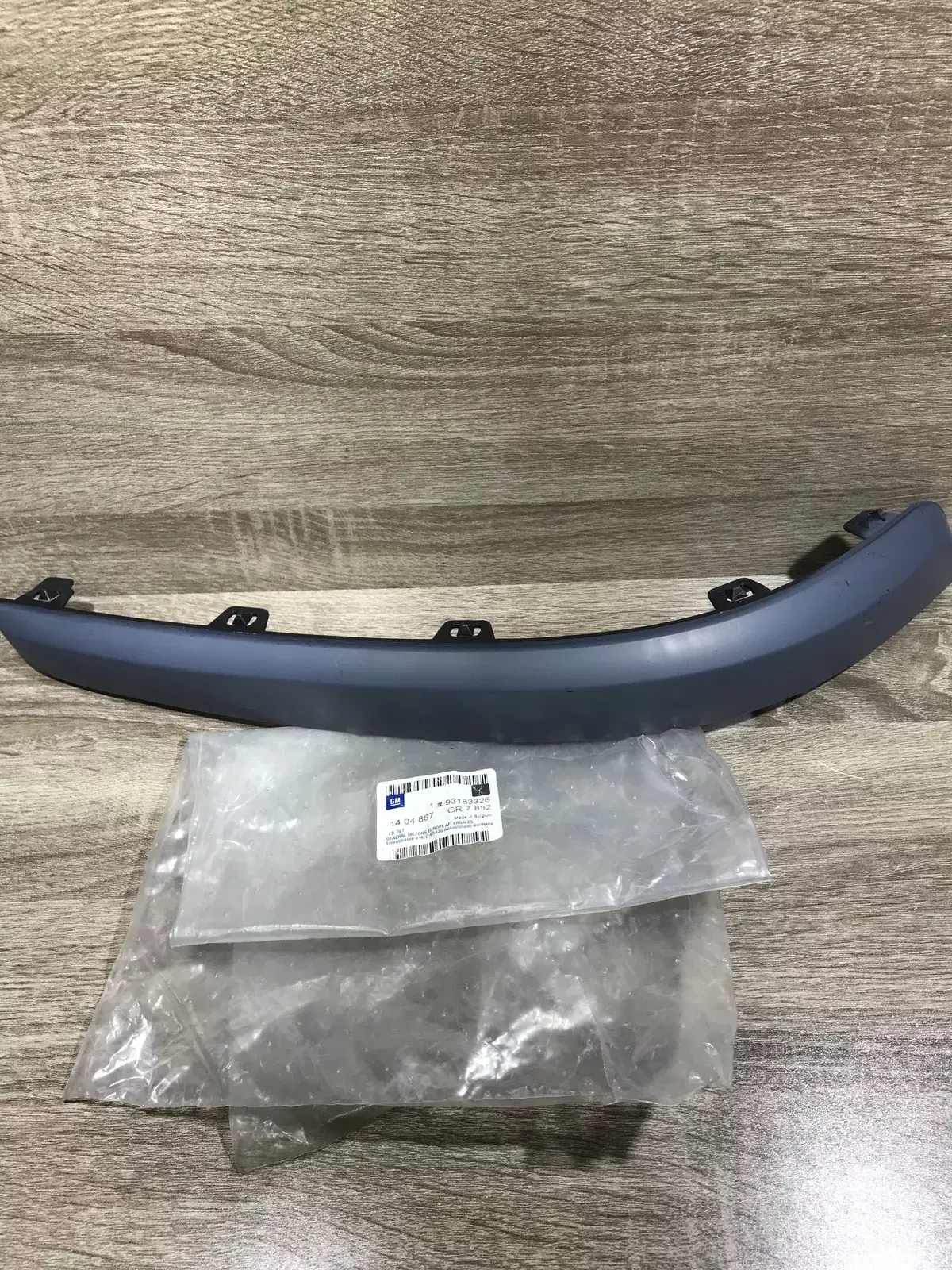 93183326 1404867  Rear bumper trim bar molding Opel Astra H