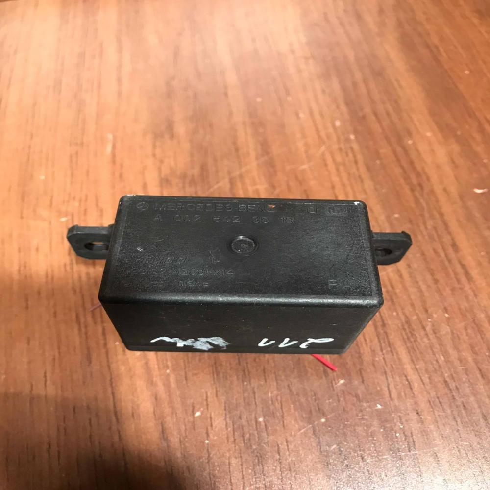 A0025423819 23132 A2001 X14  Glow plug pre-heat relay Mercedes-Benz E W211
