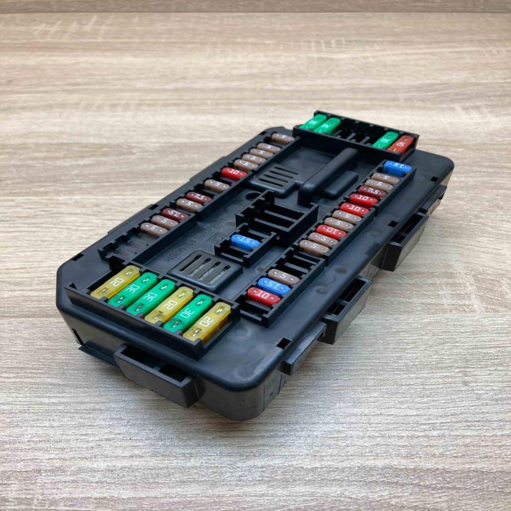 9389068   Fuse module BMW 3 F30 F35 F31