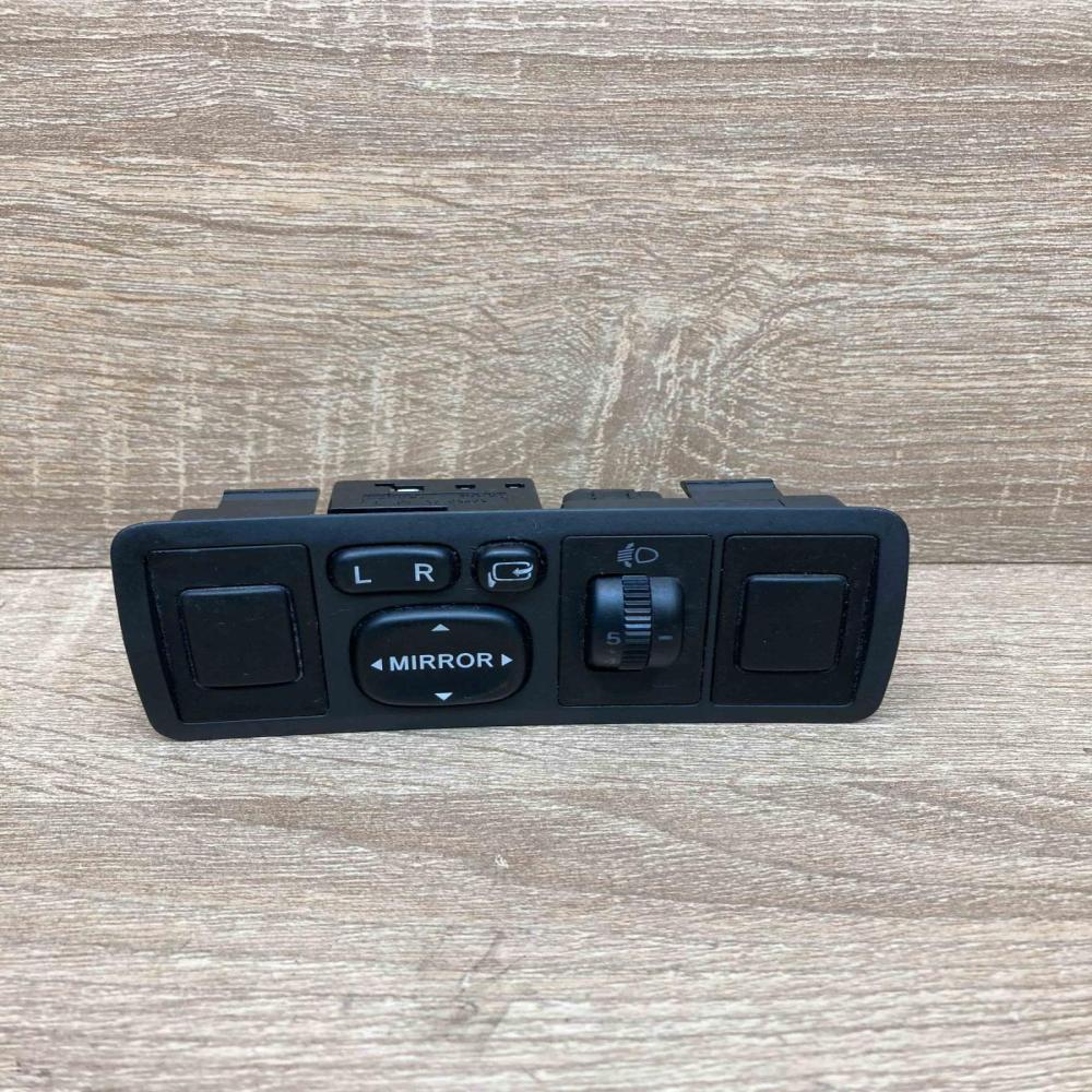 183575 84152 05051 37166 Wing mirror switch Toyota Avensis T250