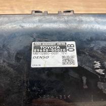 89690 05020 MB102850 0031  Power management control unit Toyota Avensis T270