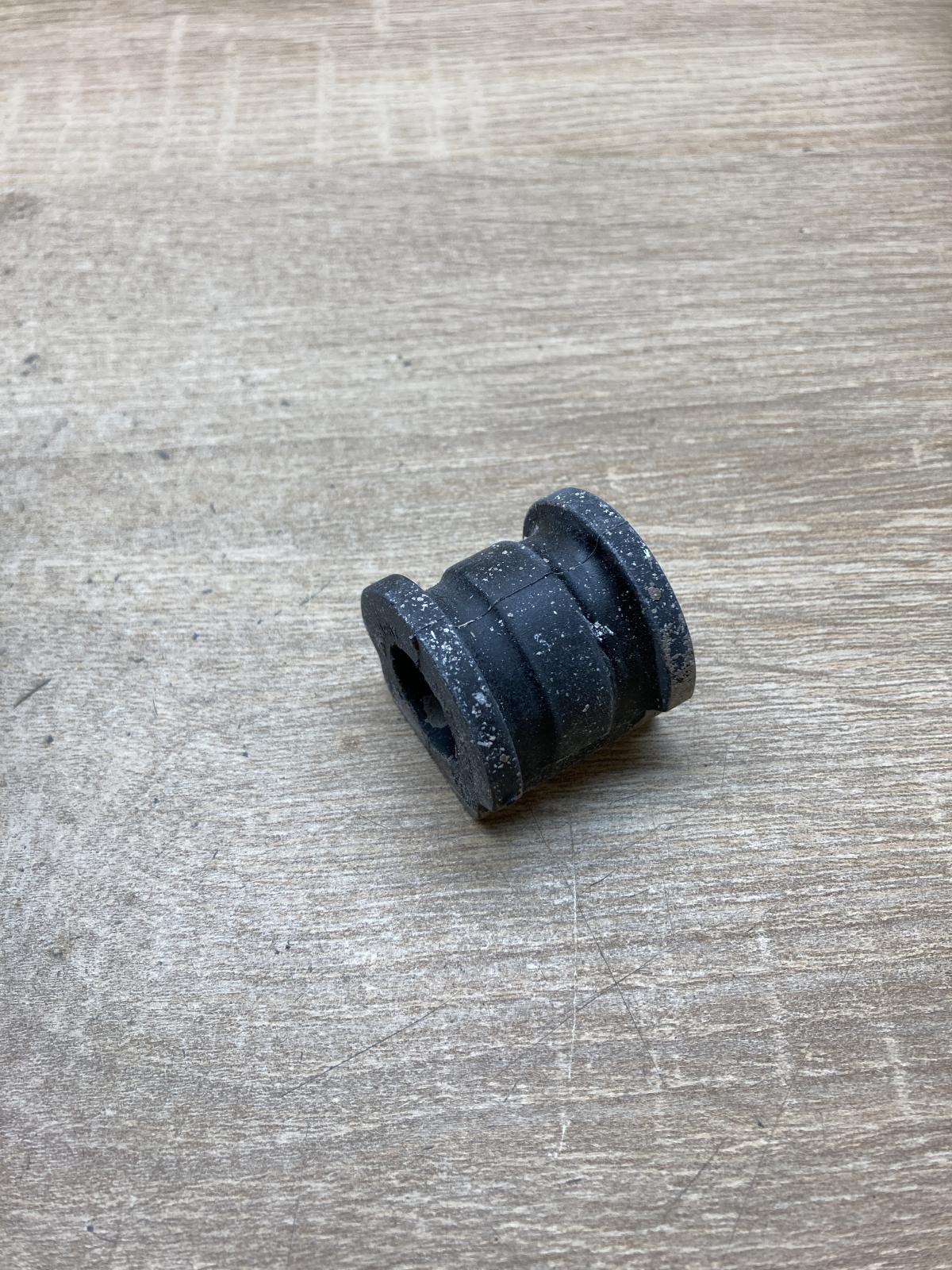 6Q0411314F  WAG Rubber bush Front anti-roll bar/stabilizer link Volkswagen Polo