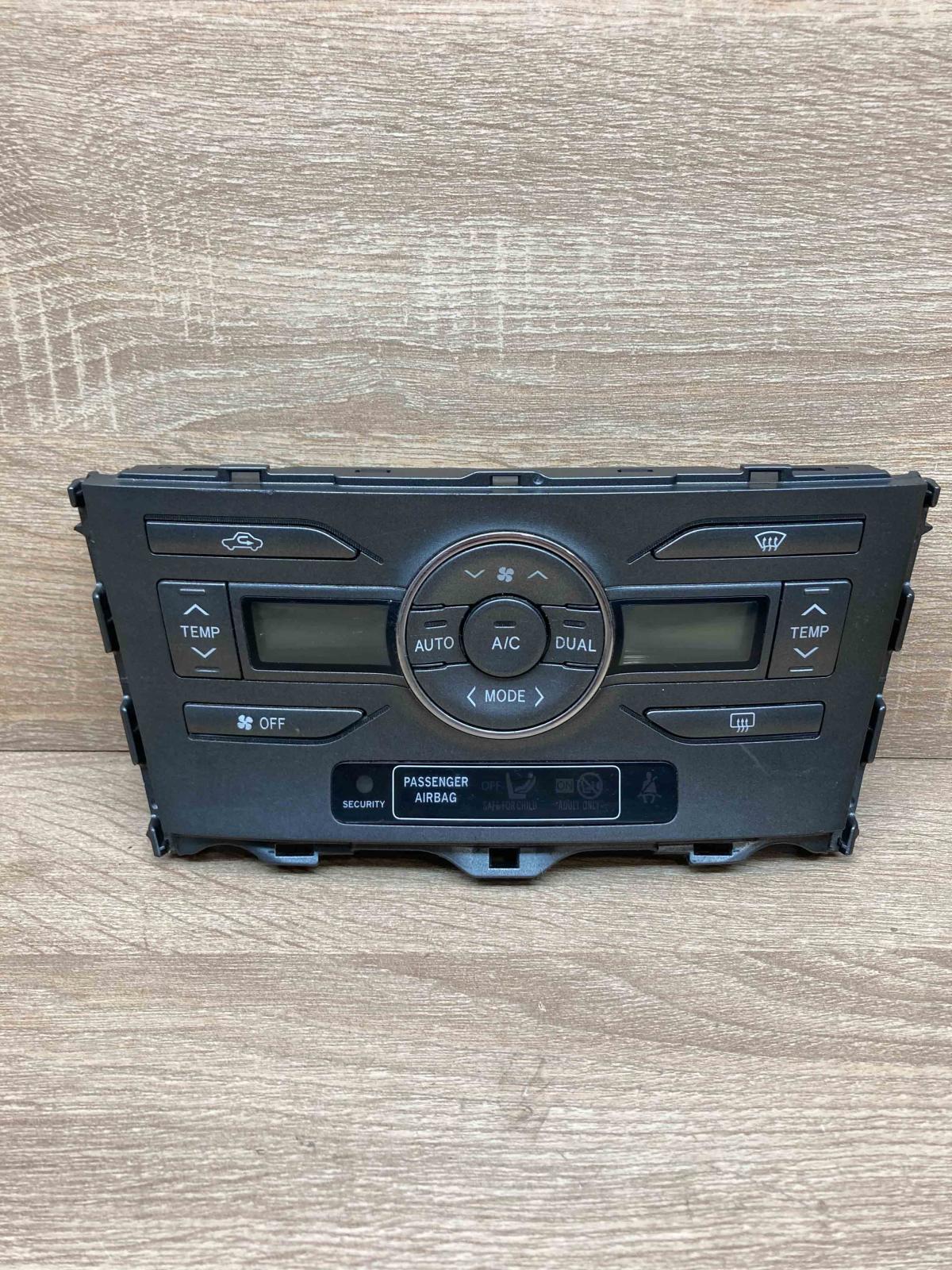 55900 12A30 B  6M2807E Climate control unit Toyota Auris 150