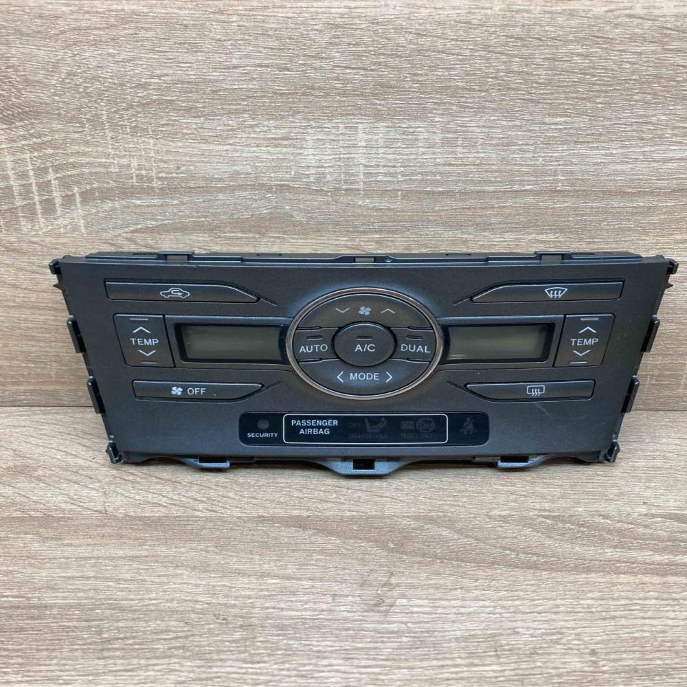 55900 12A30 B  6M2807E Climate control unit Toyota Auris 150