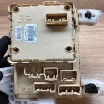 89221 0F010   Fuse module Toyota Corolla Verso AR10