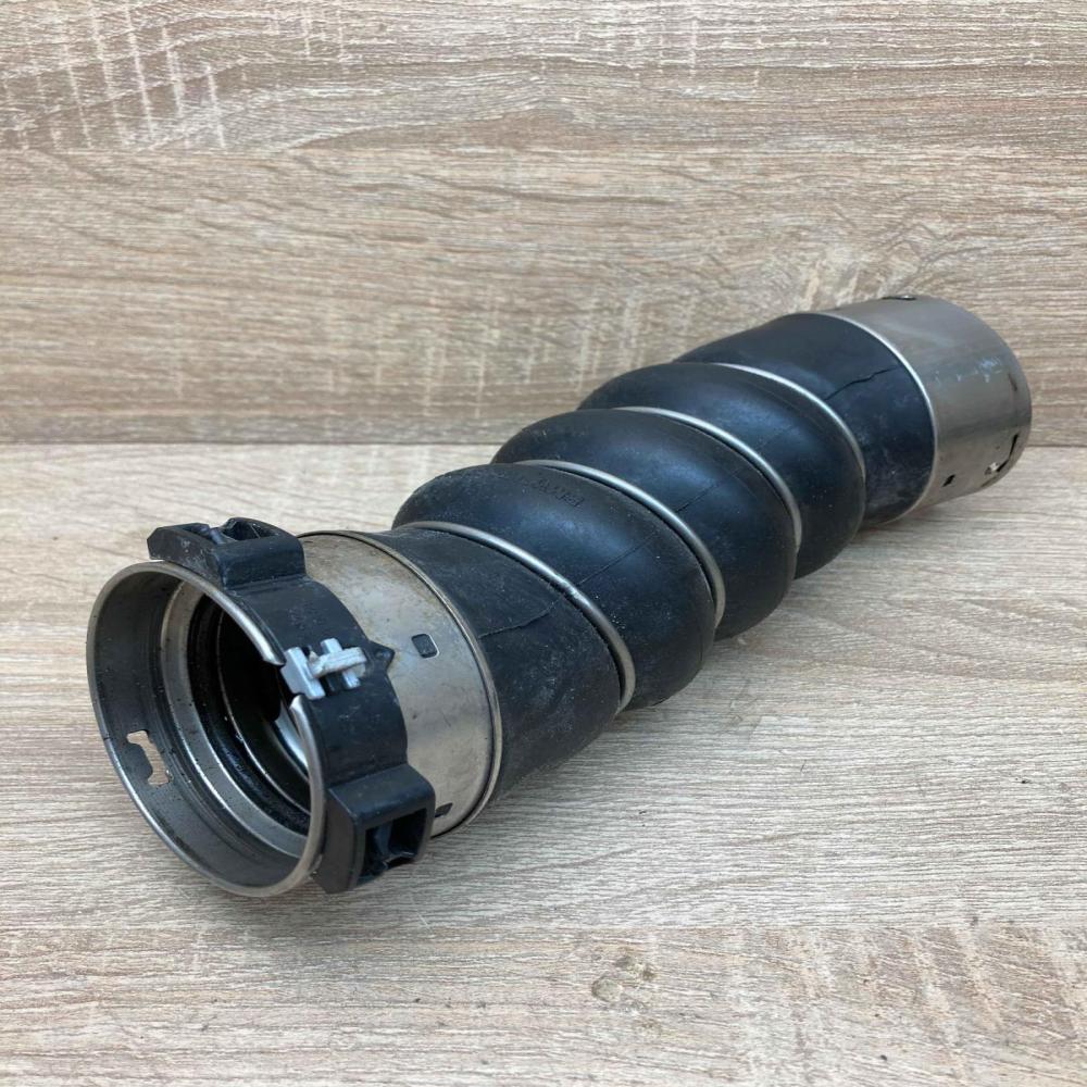 8571024 11279410  Intercooler hose/pipe BMW 7 G11 G12