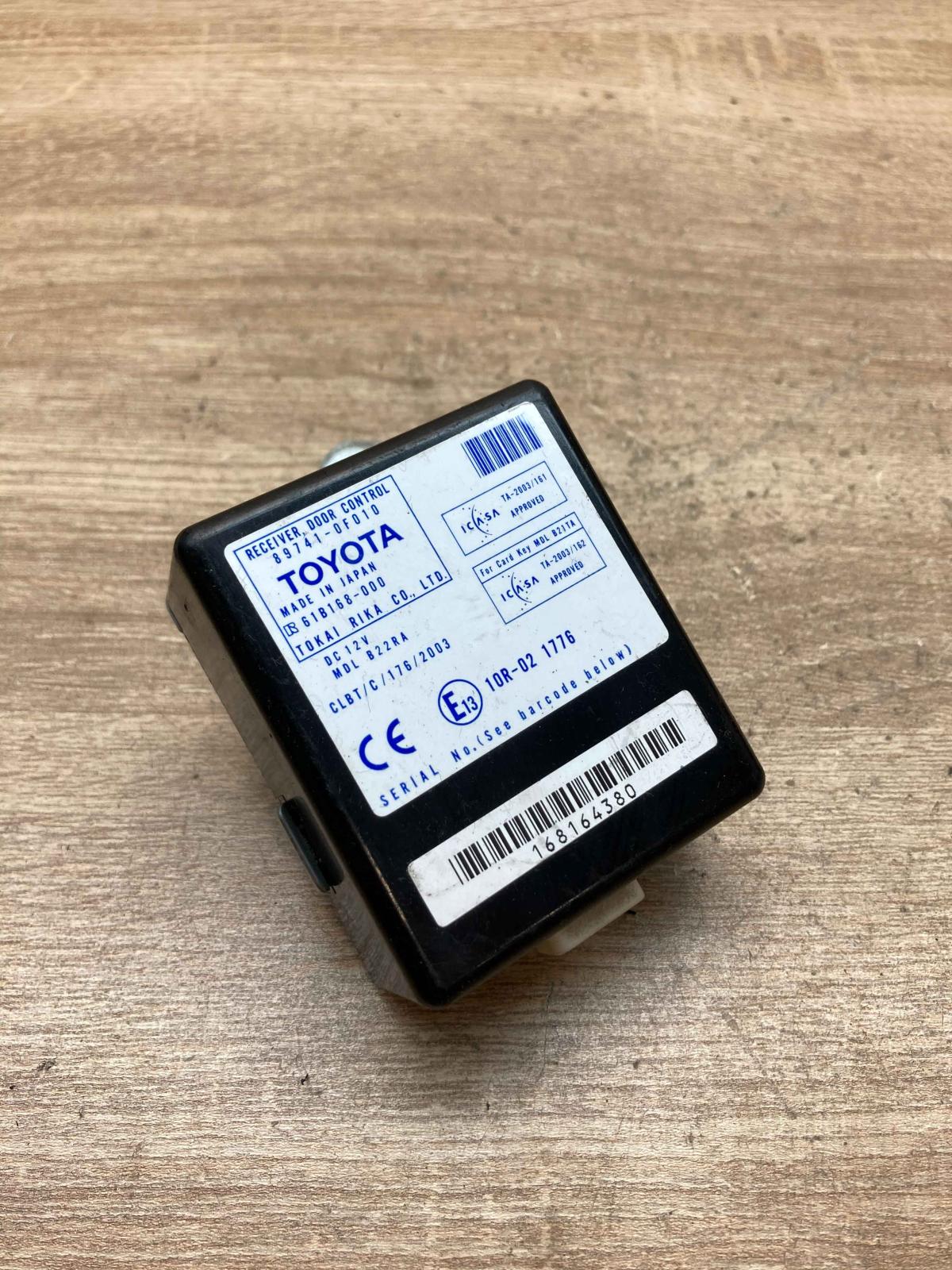 89741 0F010 61B168 000  Door control unit/module Toyota Corolla Verso AR10