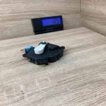 063800 0181 447012V  Air flap motor/actuator Toyota Prius (XW20)