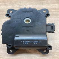 113800 2840   Air flap motor/actuator Toyota Auris 150