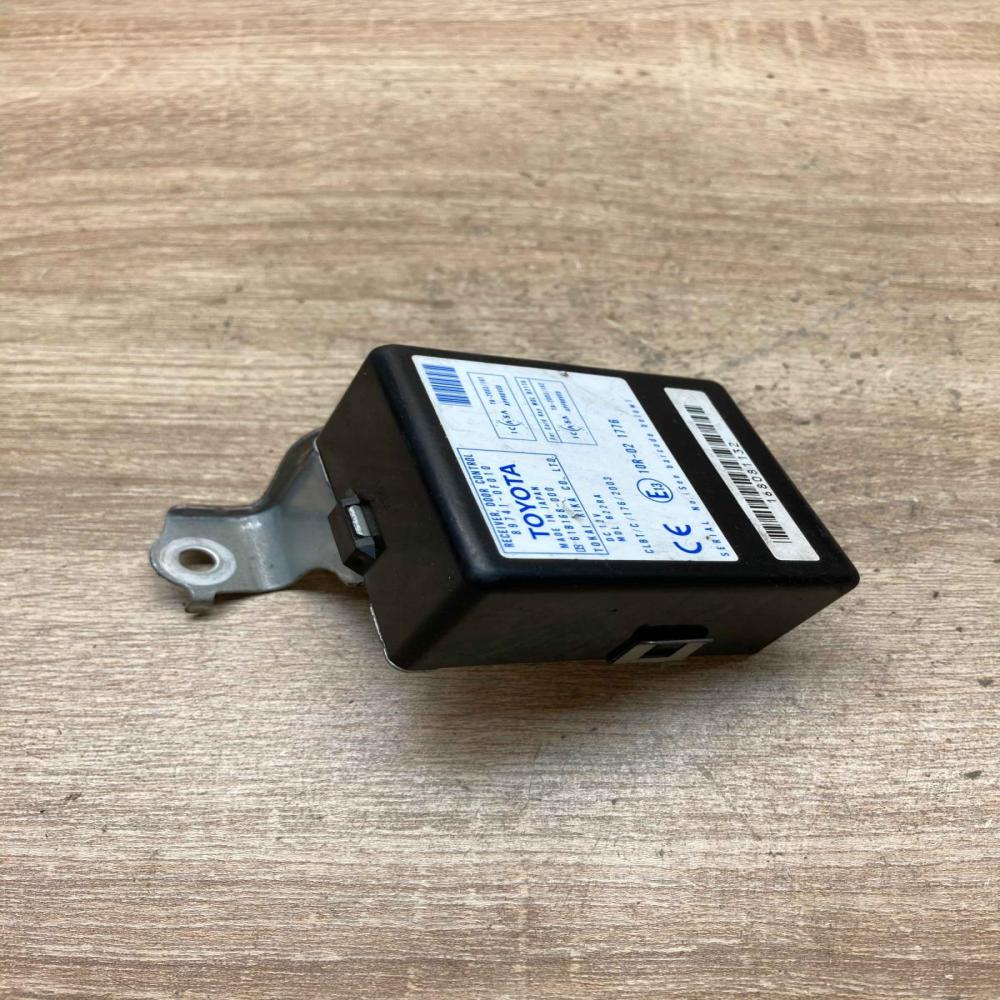 89741 0F010 61B168 000 10R02 Door control unit/module Toyota Corolla Verso AR10