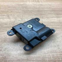 3K010 30840 100107  Air flap motor/actuator Nissan X-Trail T30