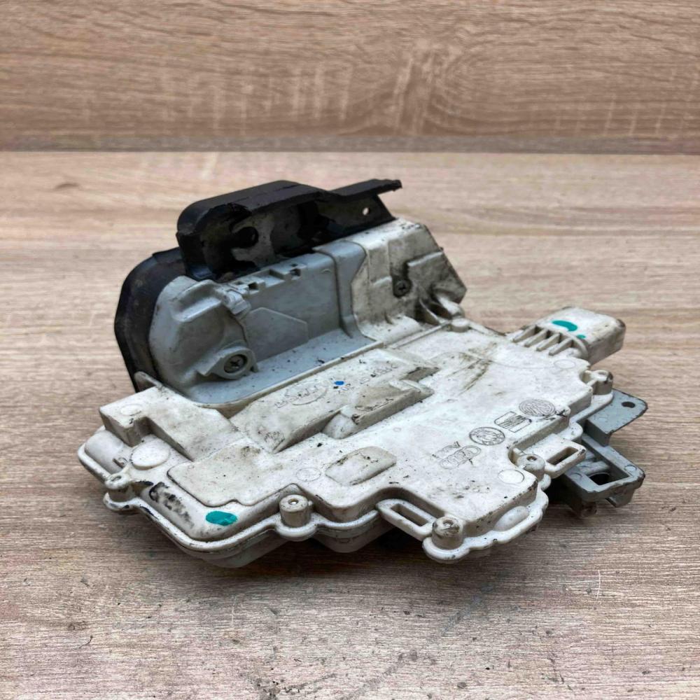 A6 Rear door lock  E RLW Rear door lock Audi A6 S6 C6 4F