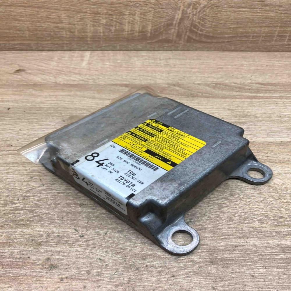 89170 05121 215767 102  Airbag control unit/module Toyota Avensis T250