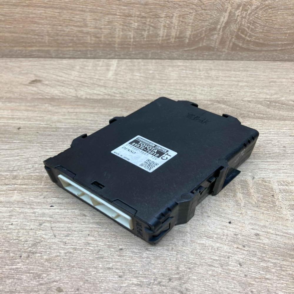 89535 76010 791003661  Gearbox control unit/module Toyota Prius (XW30)