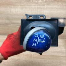75C582  RHD Gear shifter/selector Toyota Auris E180
