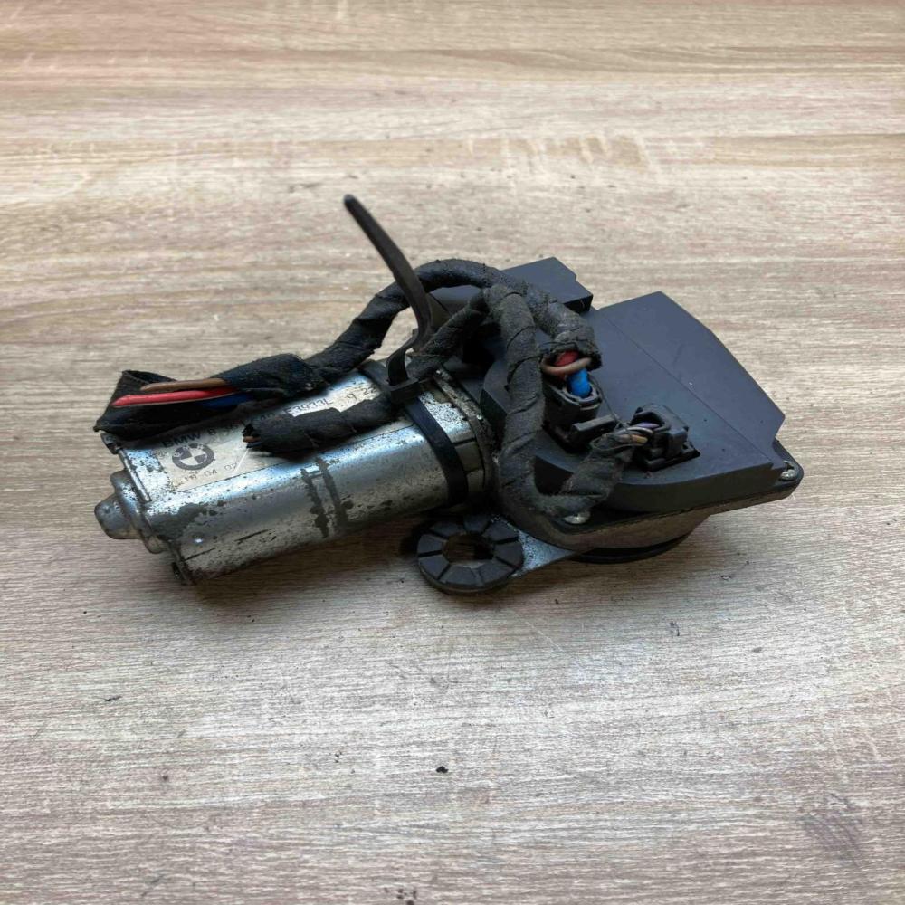 8361640   Rear window wiper motor BMW 5 E39