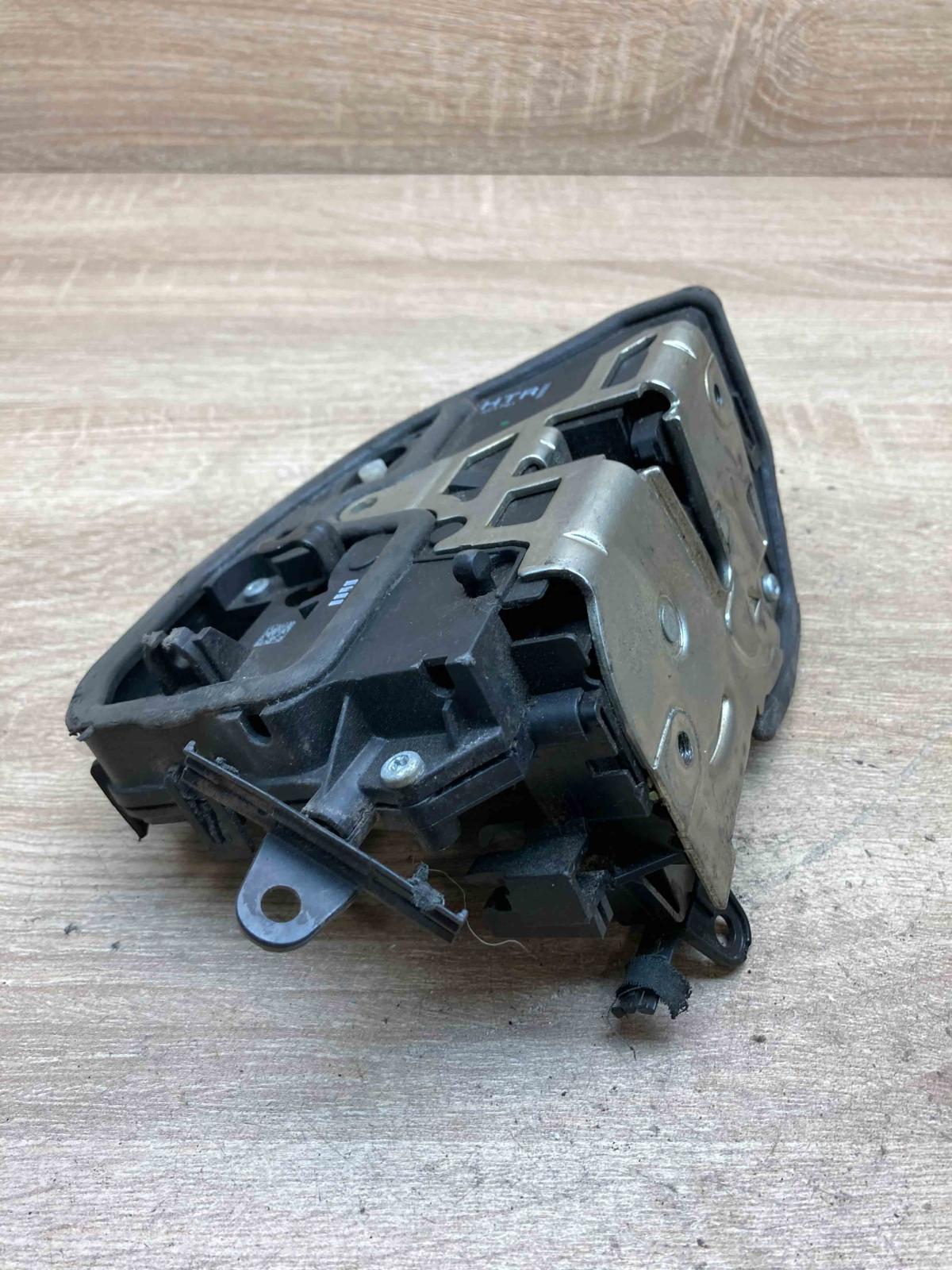 7060296   Rear door lock BMW 3 E90 E91