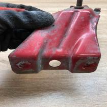 5K6821135   Fender mounting bracket Volkswagen Golf VI