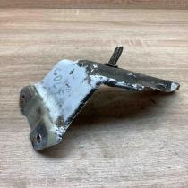 5M0821135   Fender mounting bracket Volkswagen Golf Plus