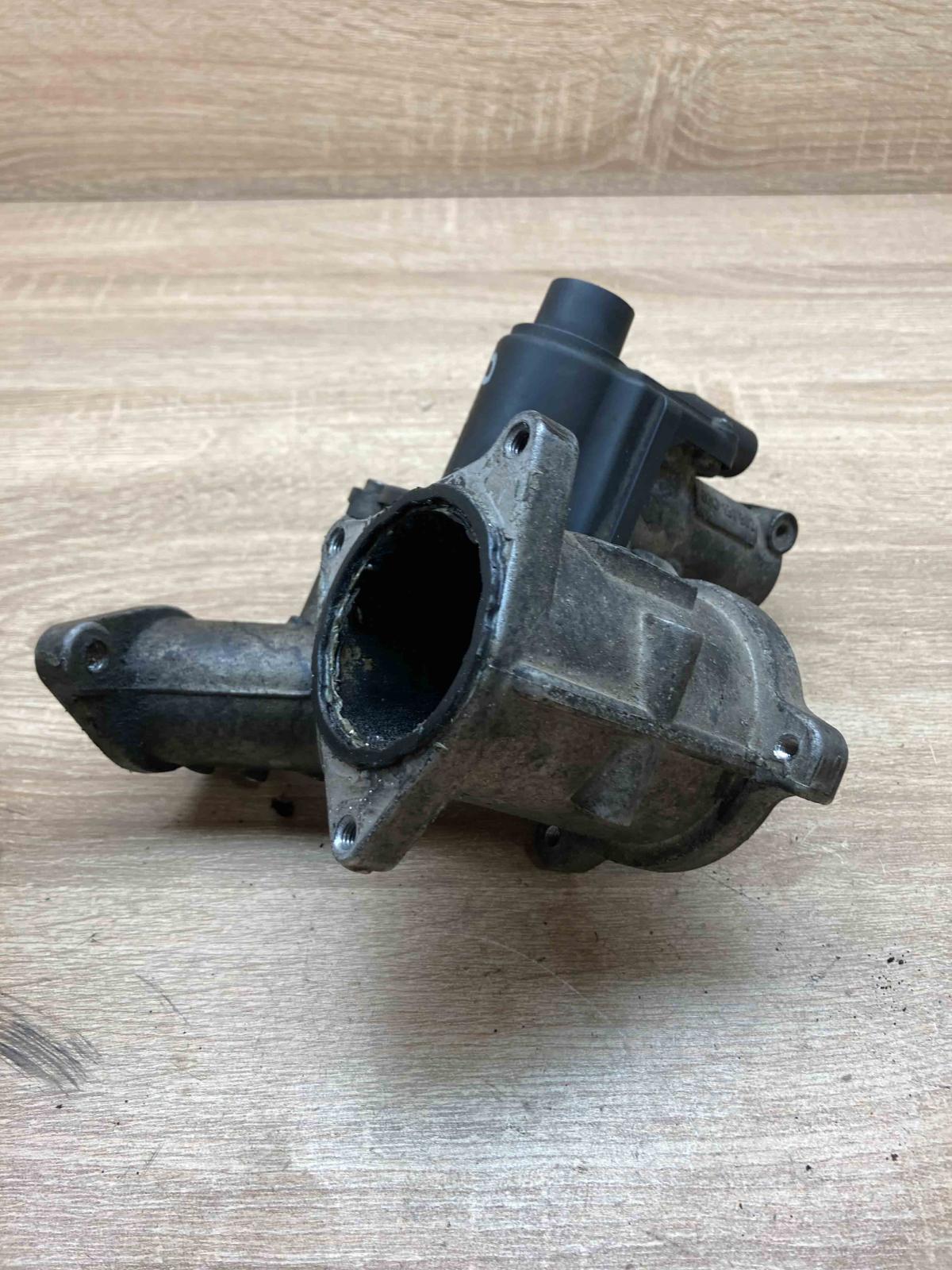 03G131501N 700678040  EGR valve Volkswagen Golf V