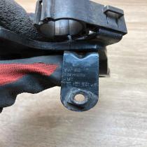 03G103941AF 58924  Other engine bay part Volkswagen Golf V