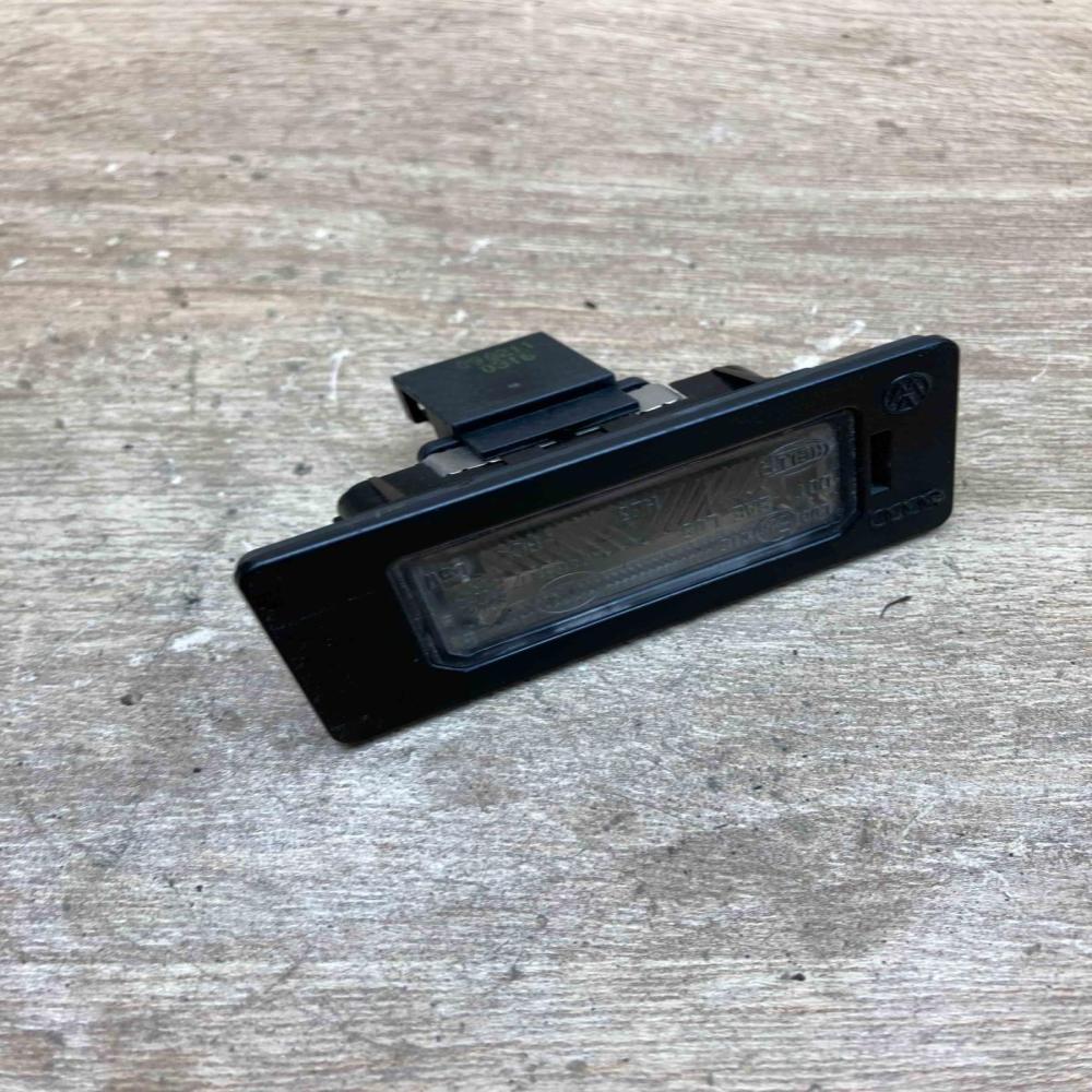 8T0943021   Number plate light Volkswagen PASSAT B6