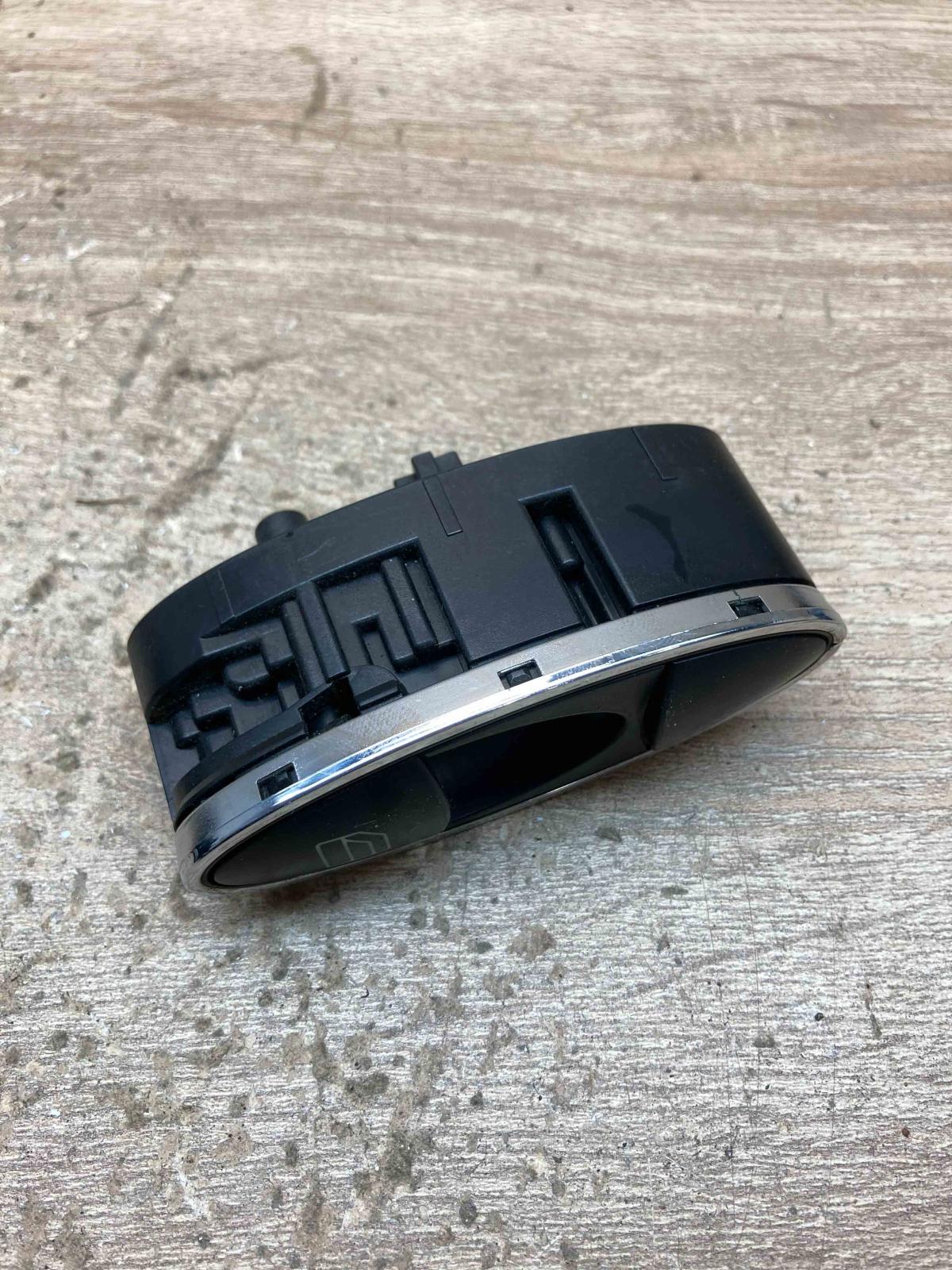 A2118218651 501898  Electric window control switch Mercedes-Benz E W211