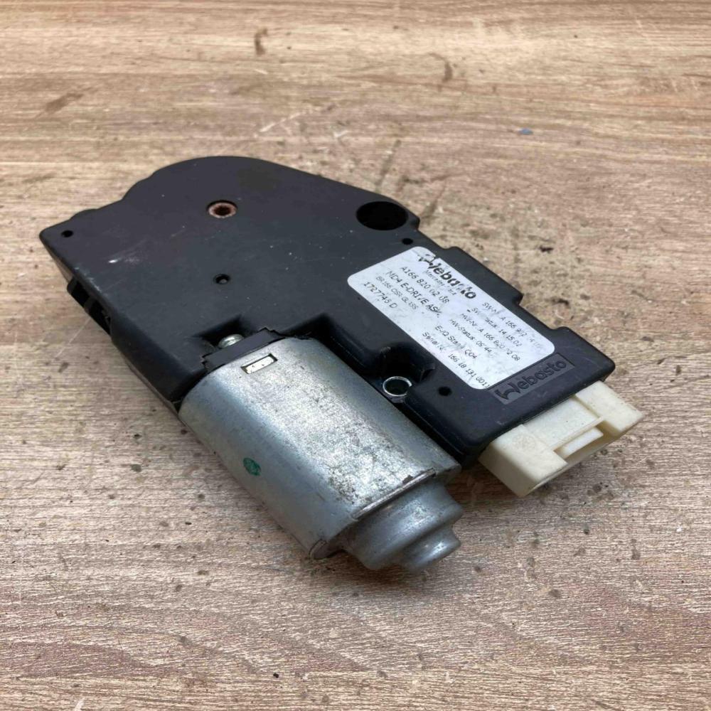 A1668200208   Sunroof motor/actuator Mercedes-Benz ML W166