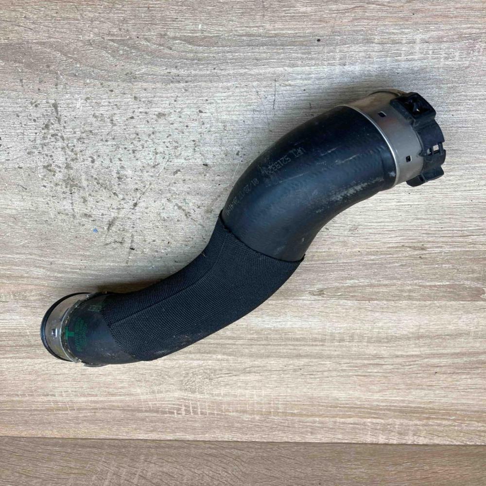 7823237 118844  Intercooler hose/pipe BMW X5 F15