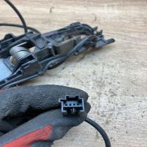 2117600134   Front door exterior handle/bracket Mercedes-Benz E W211