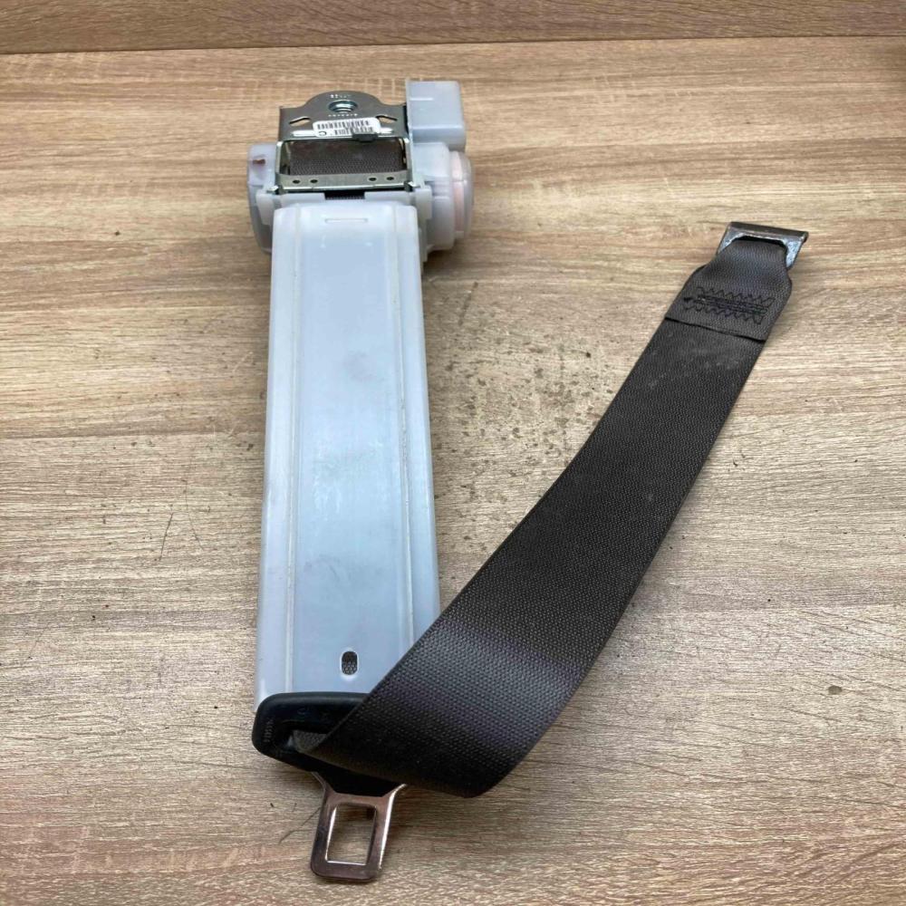 A16686006858 2026936  Front seatbelt Mercedes-Benz ML W166