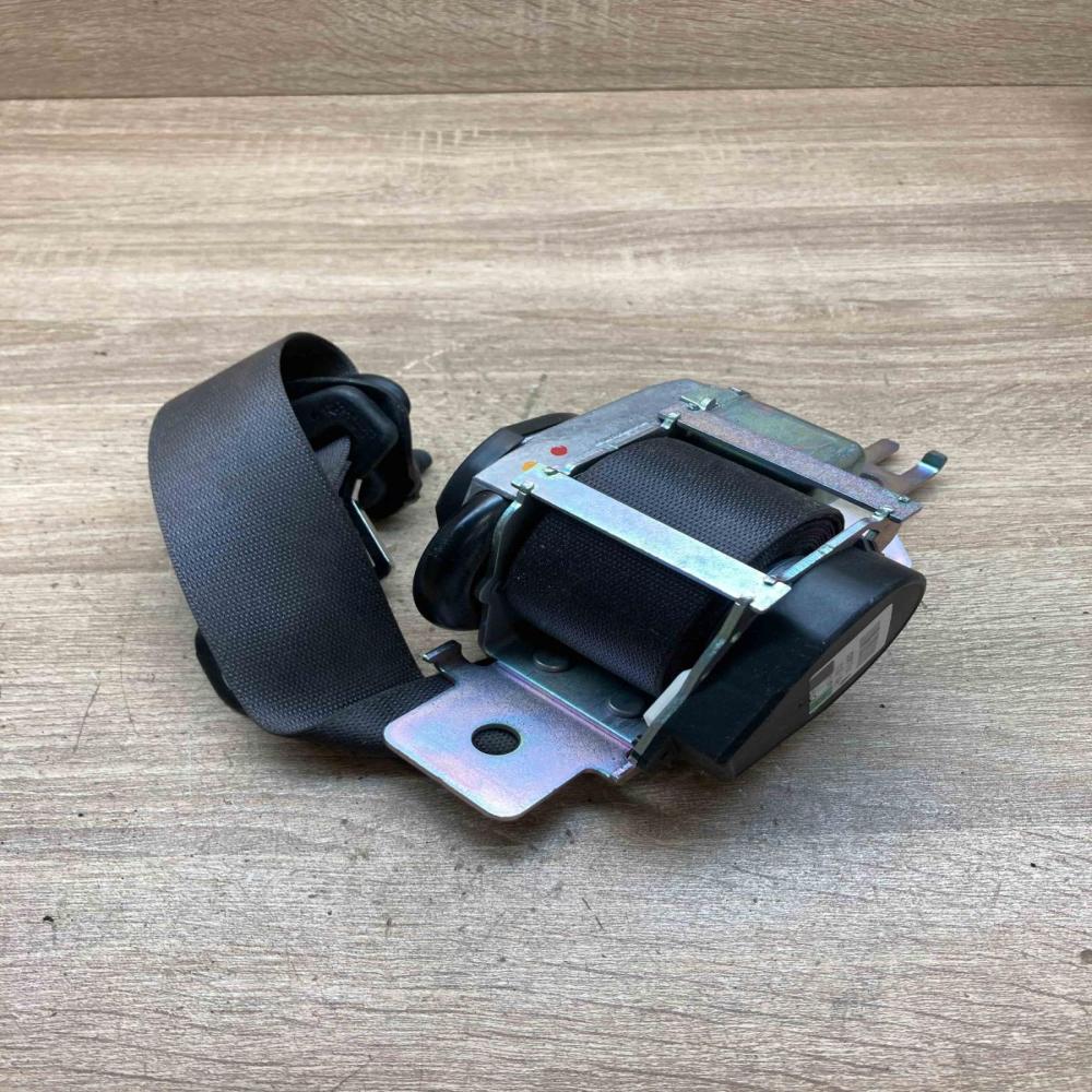 620611100  Righ Rear seatbelt Mercedes-Benz GL X166