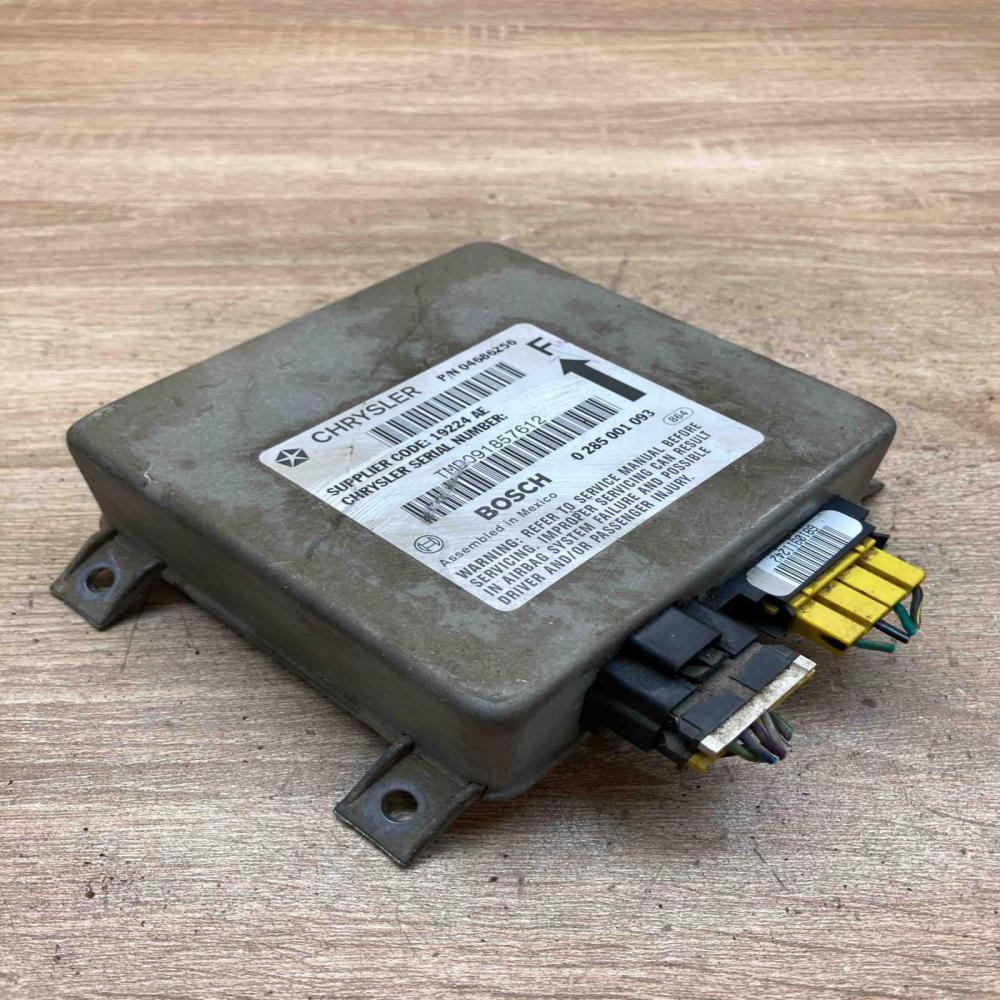 04686256 0285001093 Used Airbag control unit/module Chrysler Grand Voyager II