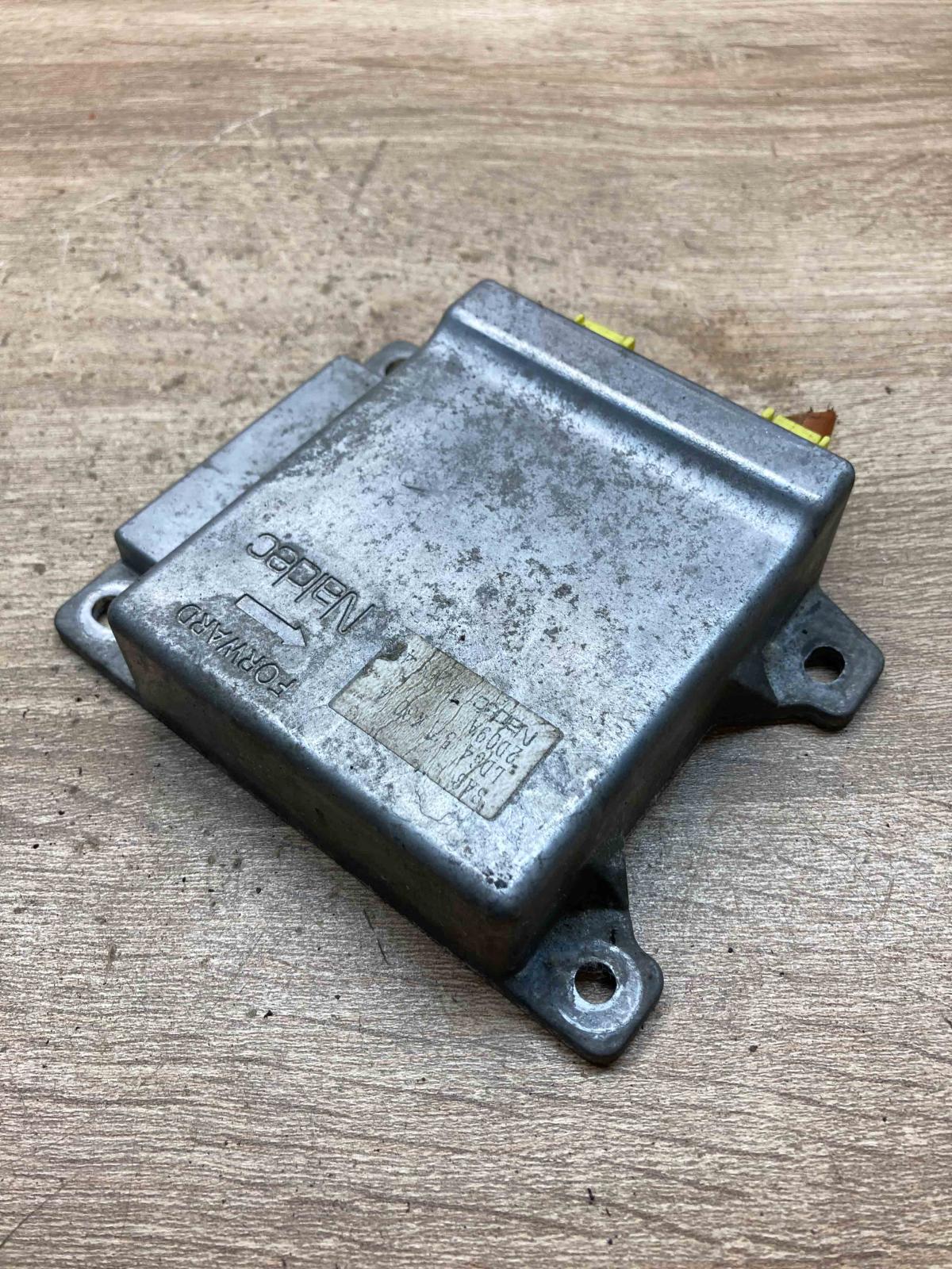 LD64 57 630A 2D09A  Airbag control unit/module Mazda 626