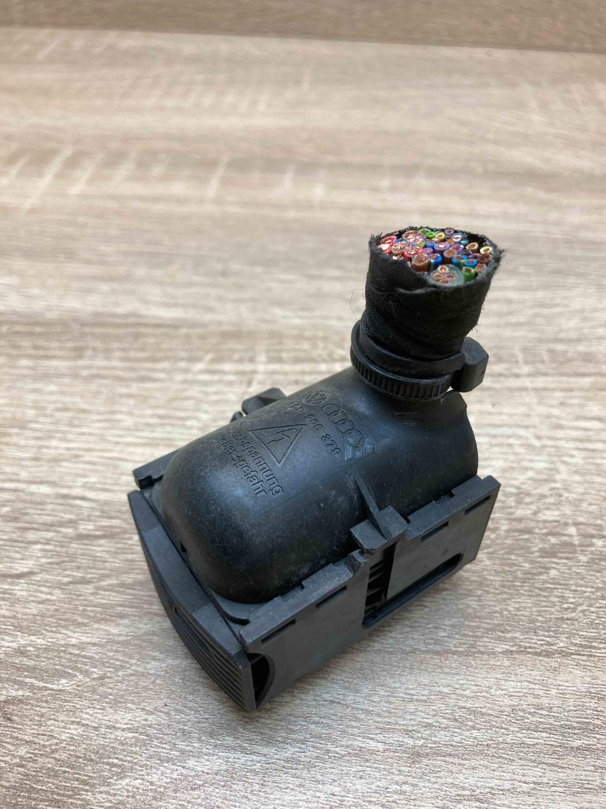 3C0906379   Plug wire Volkswagen PASSAT B8