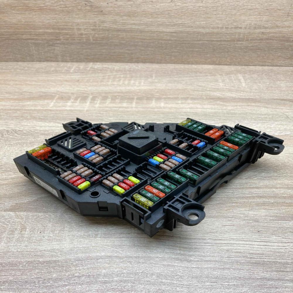 9234423 9234423 01  Fuse module BMW 7 F01 F02 F03 F04