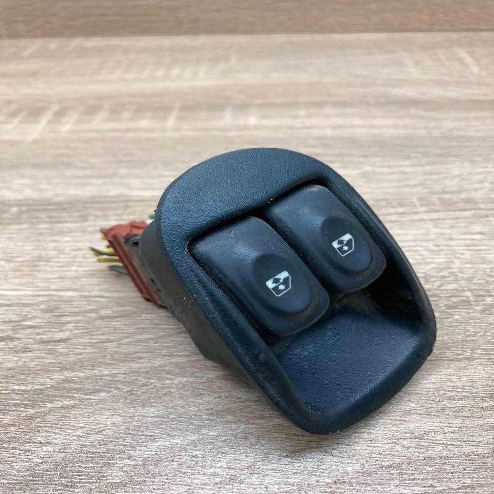 838099G  With Plug Electric window control switch Renault Megane I