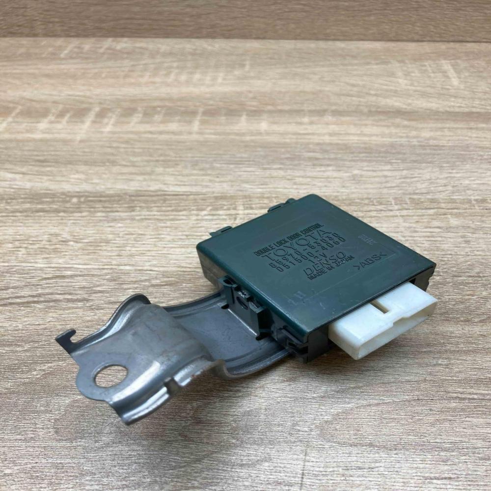 85970 53030 051500 4060  Door central lock control unit/module Lexus IS 220D-250