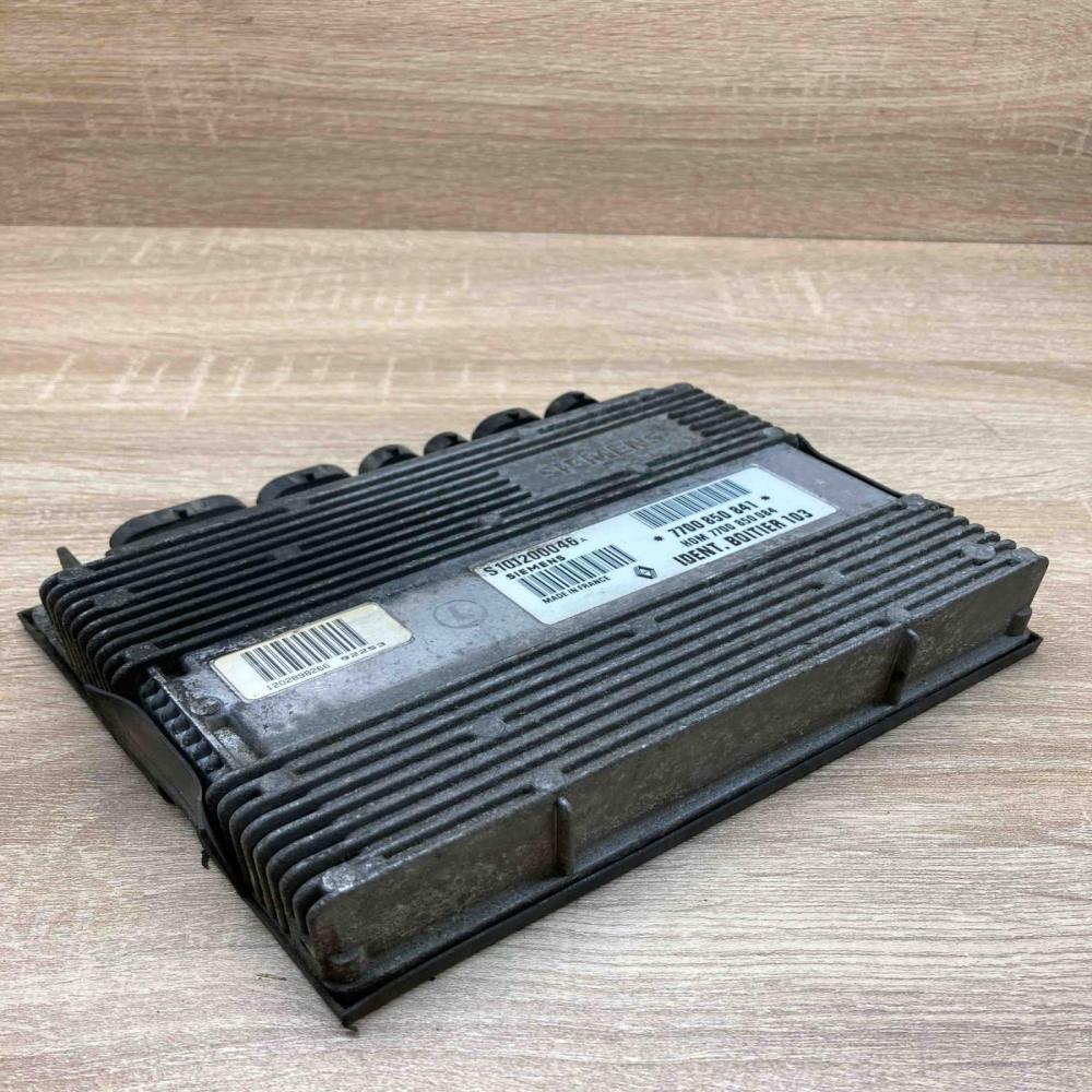 7700850841 S101200046A  Engine control unit/module ECU Renault 19