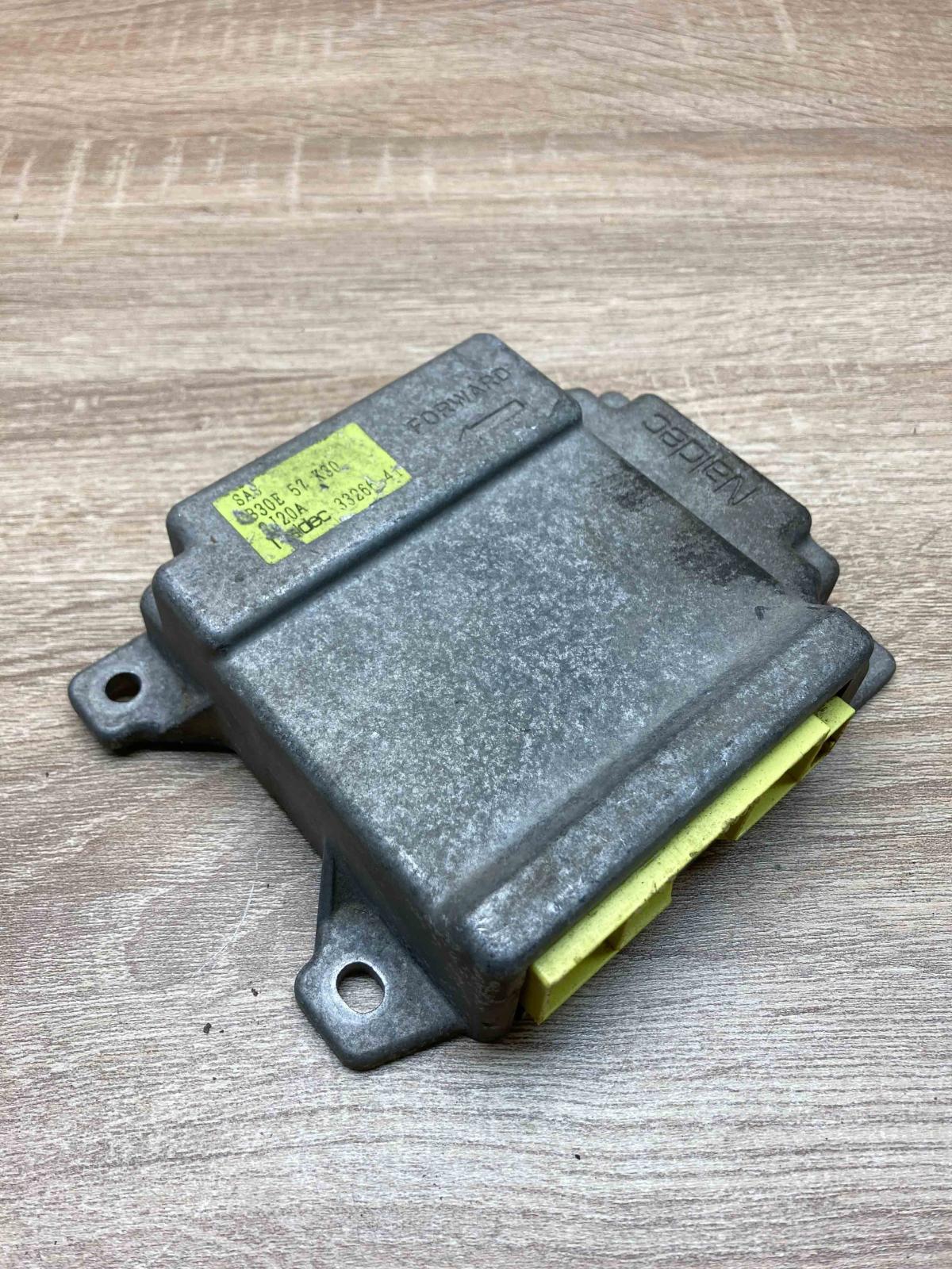 B30E57K30   Airbag control unit/module Mazda 323 F